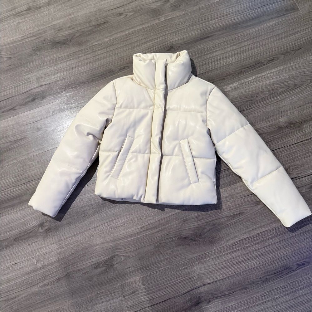 Abercrombie & Fitch Women's Cream Puffer Jacket